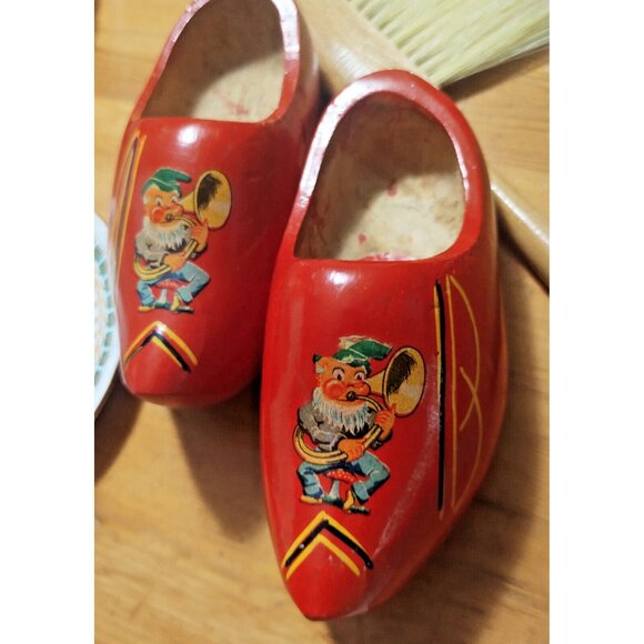 Vintage Wooden Shoe Clogs Hand Carved & Painted in Holland 7" x 3" - Picture 4 of 13